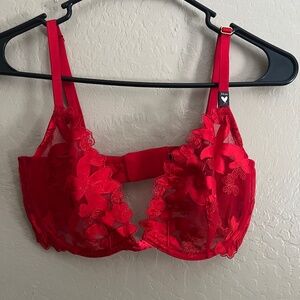 Victoria Secret 34D Bra